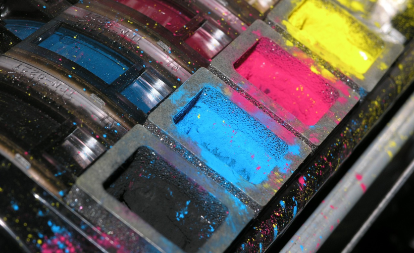 如何查看京瓷M5521CDN打印机的墨粉状态？