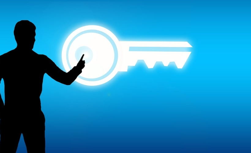 使用多个CDN对网站性能有何影响？