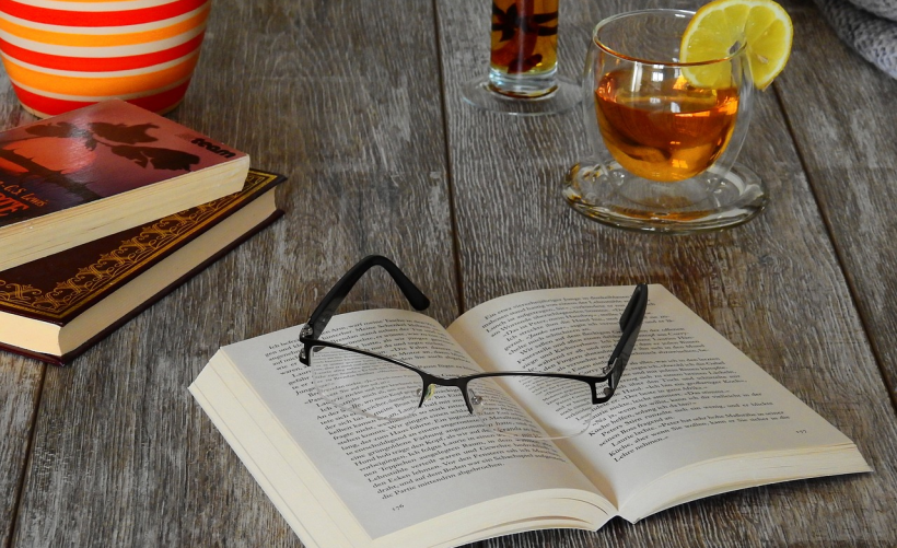 如何正确清理P5021CDN打印机的废粉？