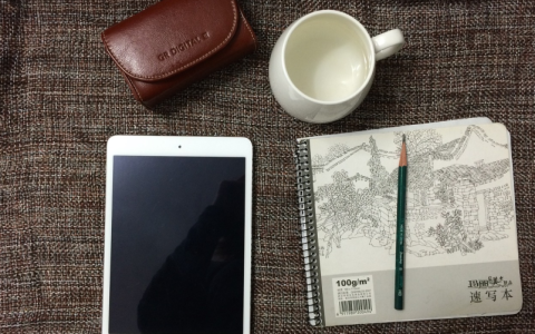 如何更换京瓷打印机P5021cdn的墨盒?