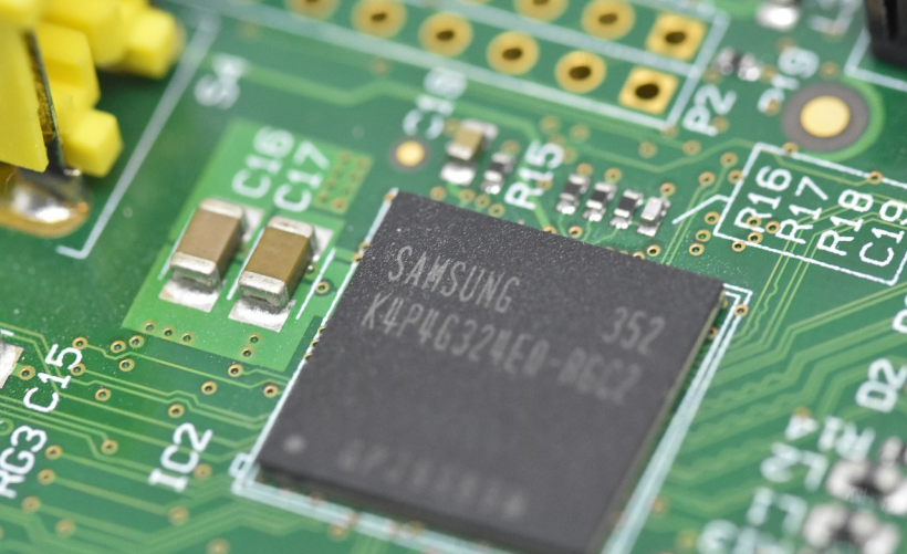 如何为一个IP地址配置多个域名使用CDN服务？