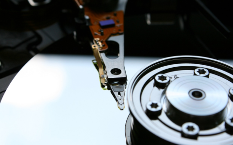 佳能841cdn的打印机制是否采用了鼓粉一体化设计？