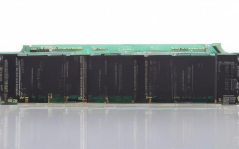 服务器配件内存总容量16G超云，这是否意味着其性能卓越？