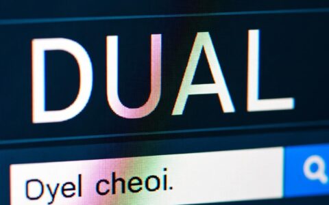 mysql查询dual报错，为何会报错及如何解决？