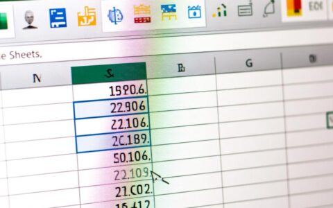 表格如何隐藏从数据库导入的不需要的数据？