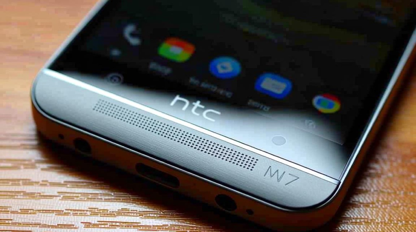 HTC M7手机无法充电，插上数据线也没反应怎么办？