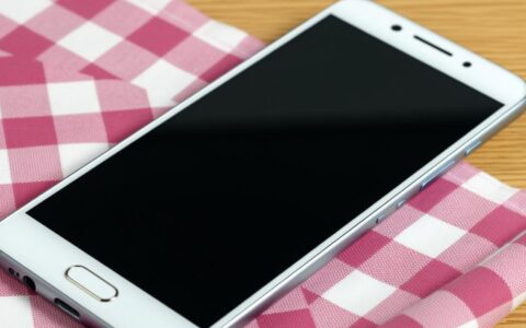 荣耀5c突然无法开机黑屏，有什么快速解决方法？
