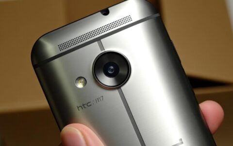 HTC M7无法充电不进电，是电池坏了还是尾插问题怎么办？