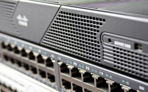 Cisco 3600是服务器还是路由器?现在还能用吗?