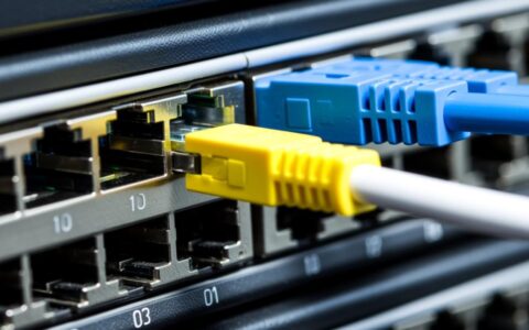 CentOS服务器如何绑定MAC地址并设置永久静态IP？