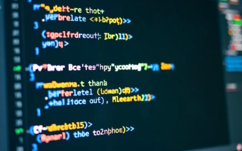 Python程序一运行就输出报错，该如何快速定位并修复呢？