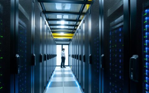 龙岩服务器存储方案选哪家？企业数据安全存储怎么选？