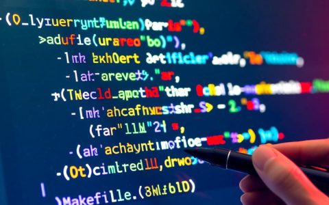 make执行makefile时报错怎么办？