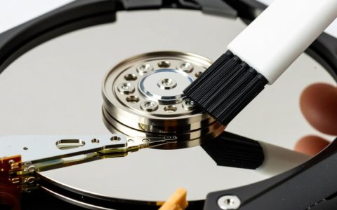 CentOS闪硬盘怎么办？原因排查和解决方法有哪些？