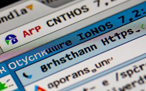 CentOS7.2安装apxs时遇到依赖问题怎么办？