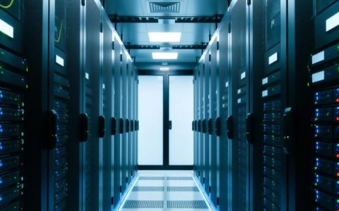 服务器托管行业，未来发展趋势及挑战何在？探讨前景与困境